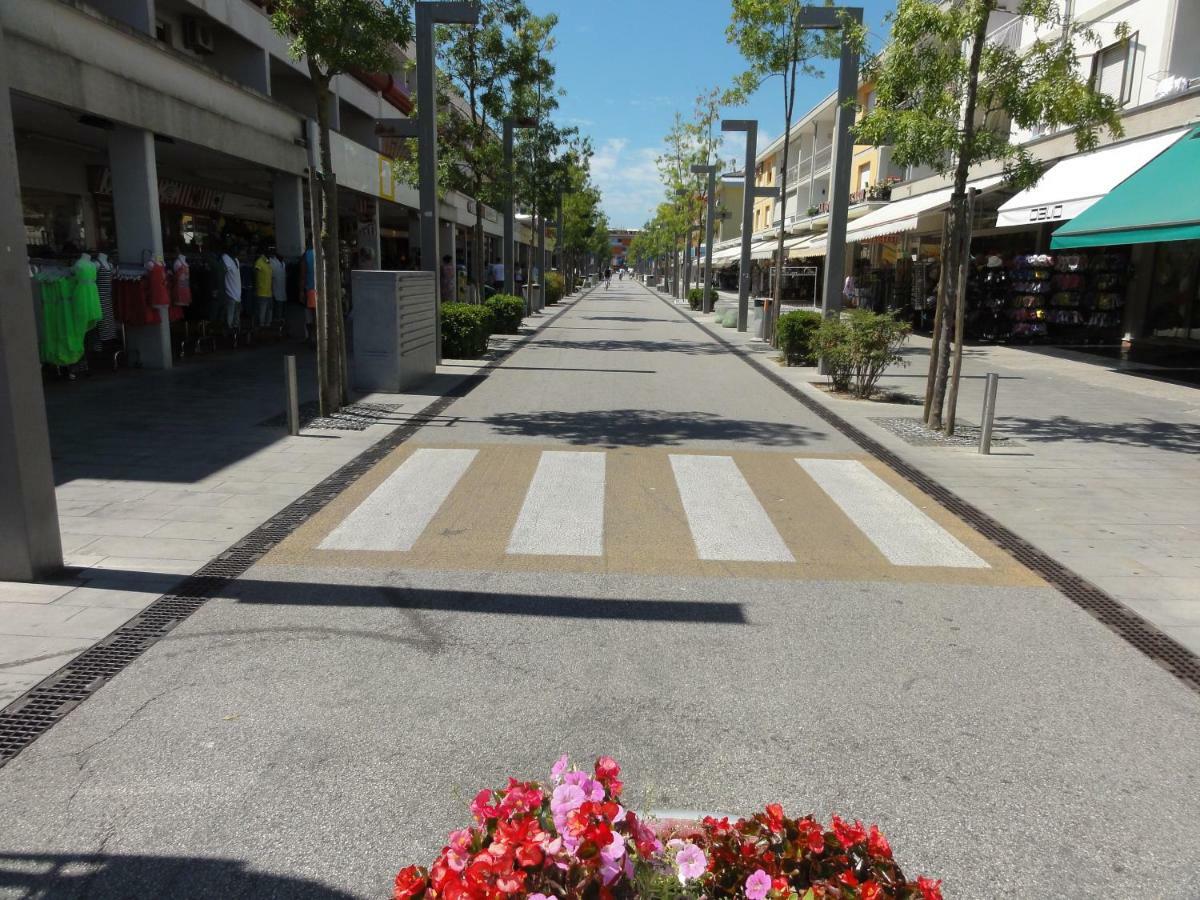 Giuliana - Appartamenti Bibione Exterior foto